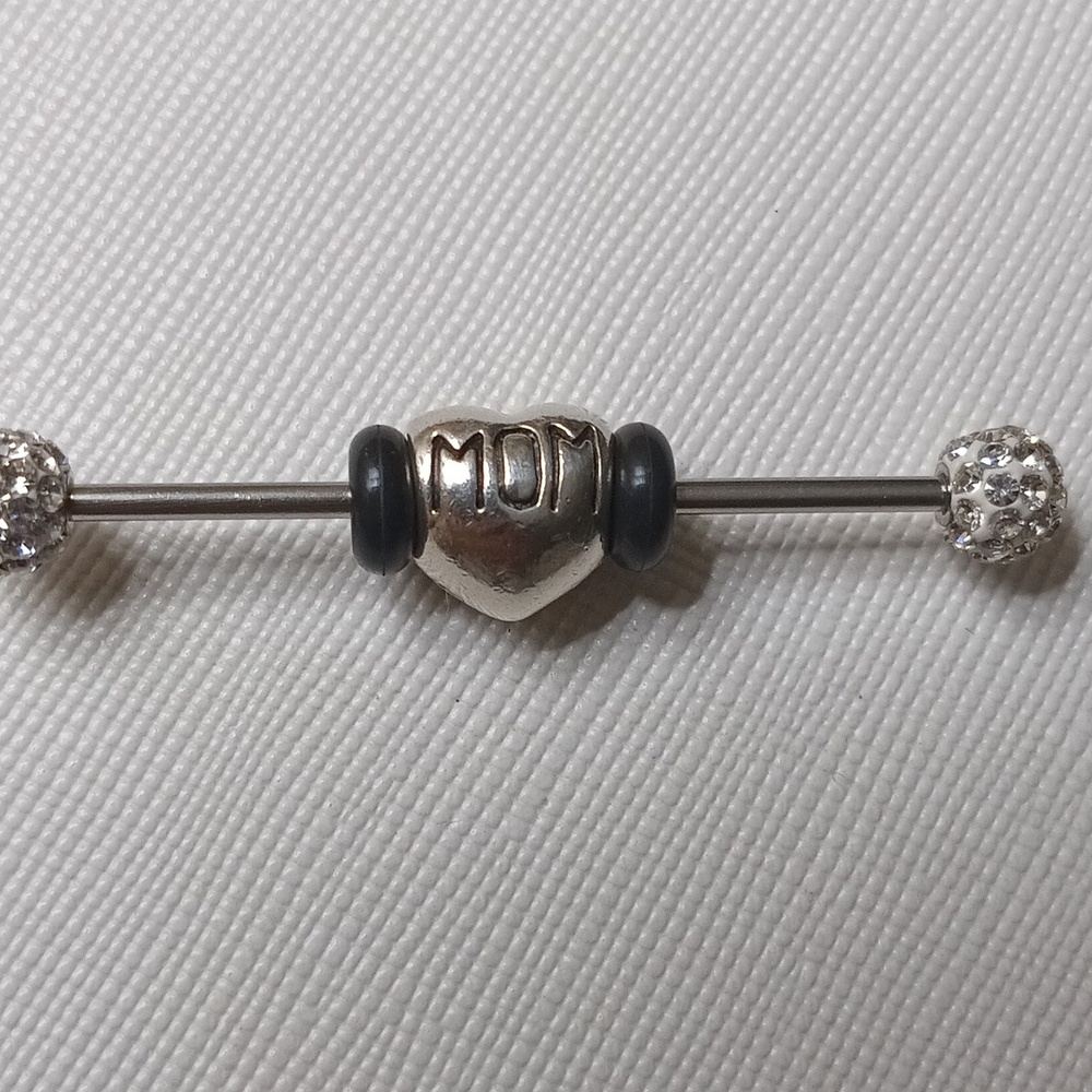 Chamilla(Pandora Compatible) "Mom" Silver Charm